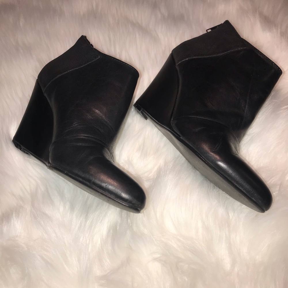 ALDO Black Leather Bootie SZ 8